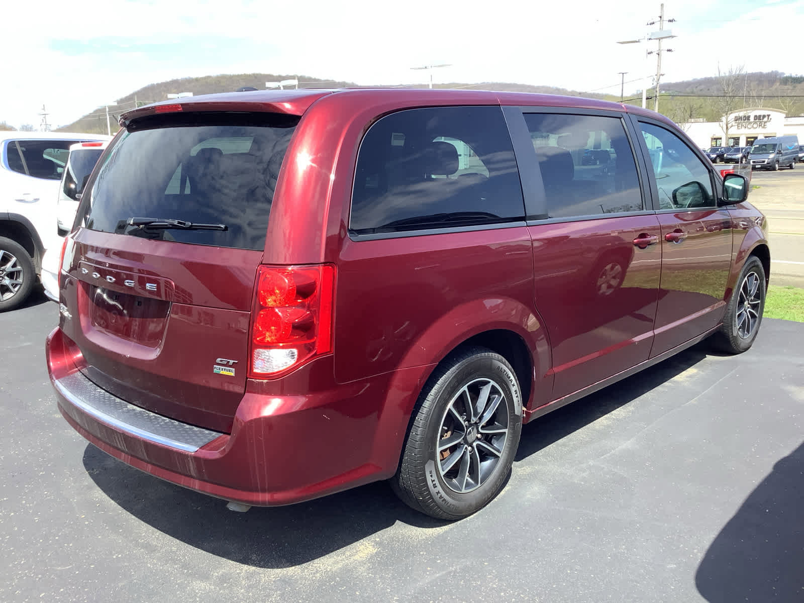 Used 2019 Dodge Grand Caravan GT image 2