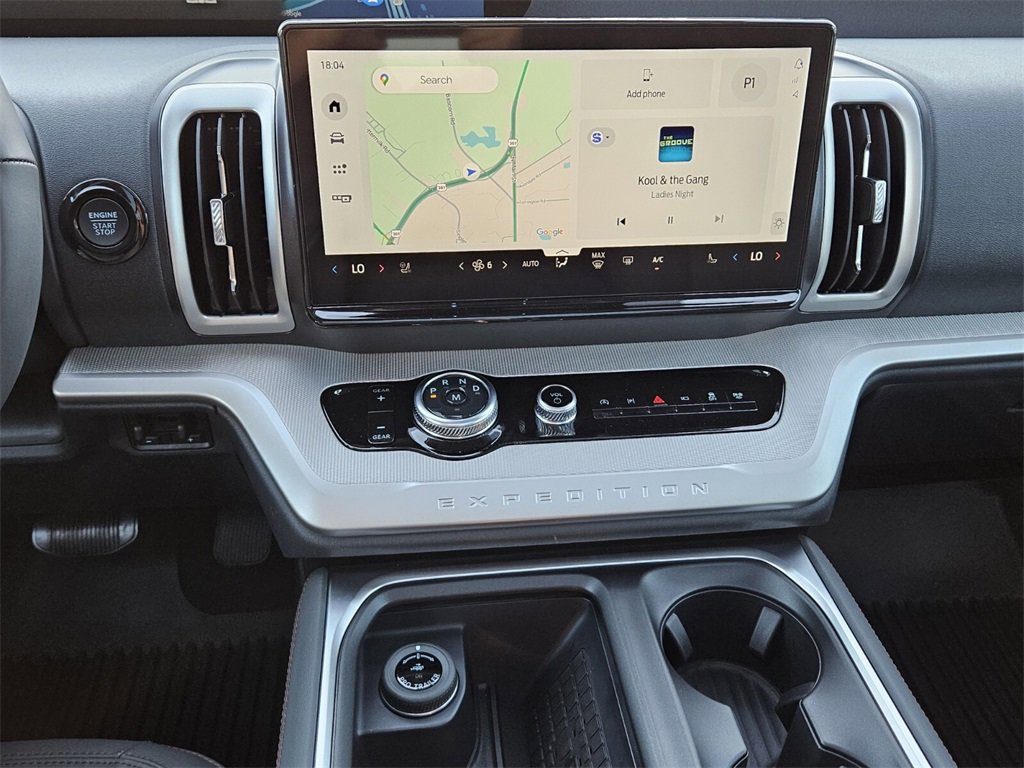 New 2025 Ford Expedition Active image 18