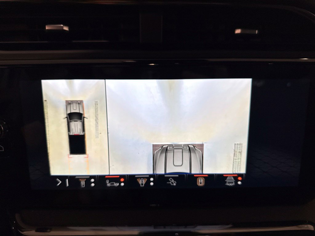 Used 2024 GMC Sierra 3500 AT4 AWD/4WD image 39