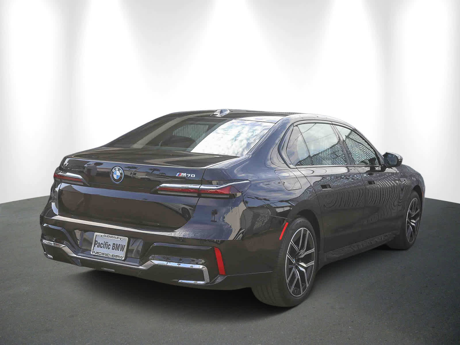 Used 2025 BMW i7 M70 image 6