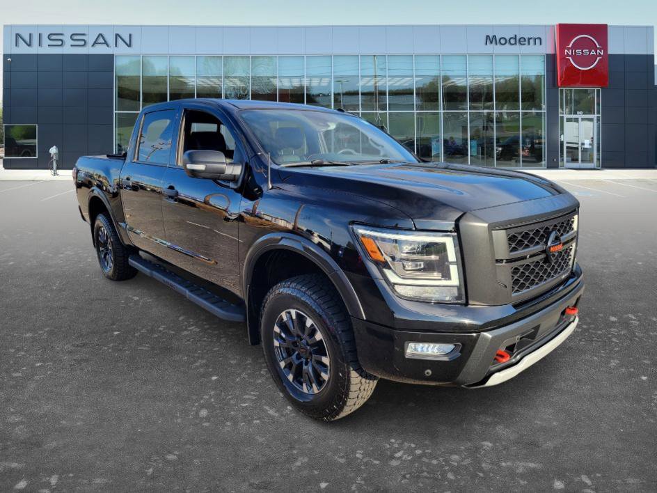 Used 2021 Nissan Titan PRO-4X w/ Pro-4x Convenience Package image 3