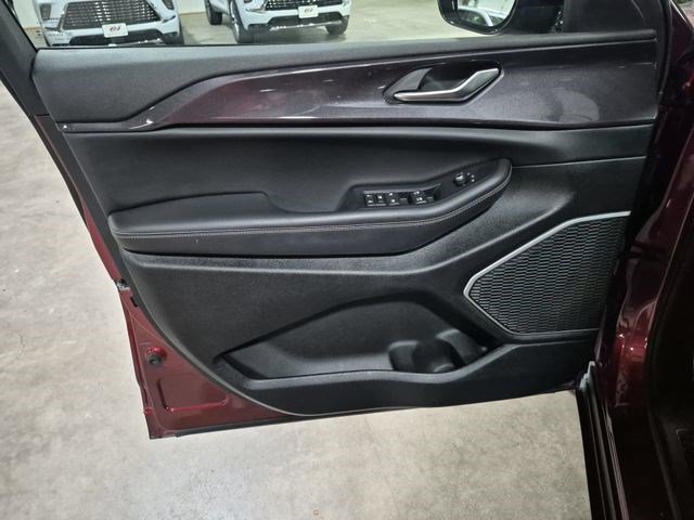 Used 2021 Jeep Grand Cherokee L Laredo AWD/4WD image 24