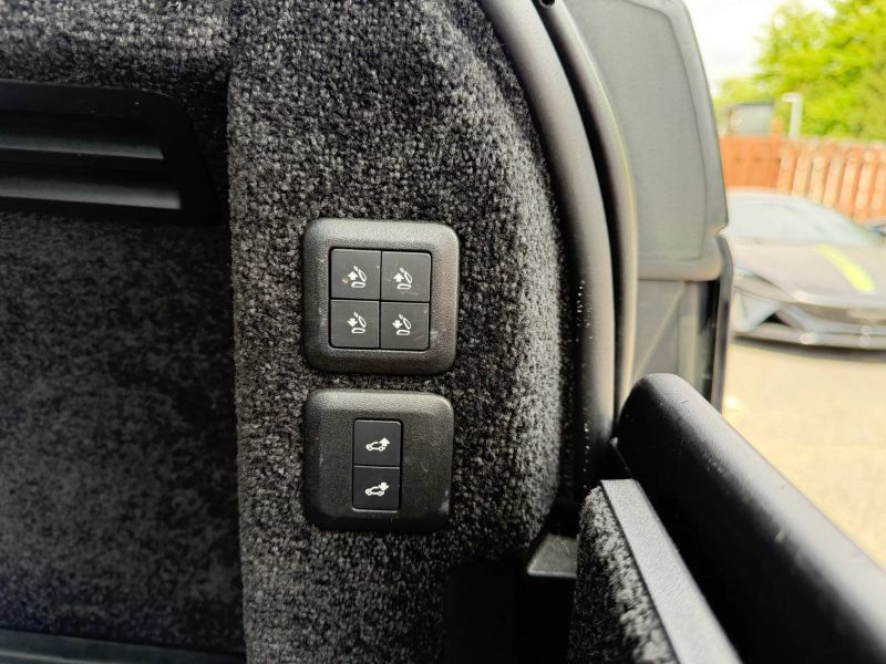 Used 2018 Land Rover Range Rover Supercharged AWD/4WD image 34