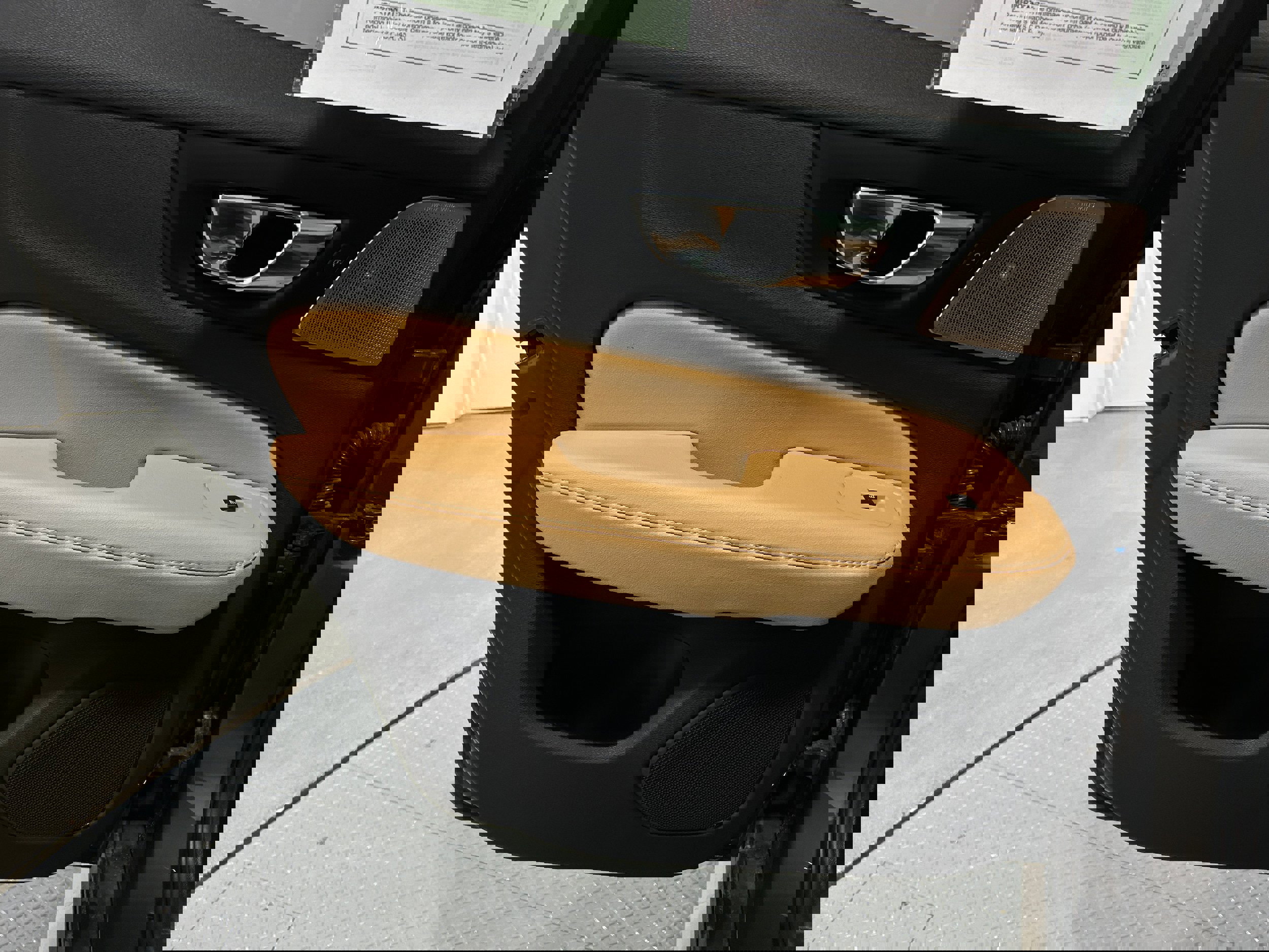 Used 2020 Volvo V60 T5 Cross Country image 26