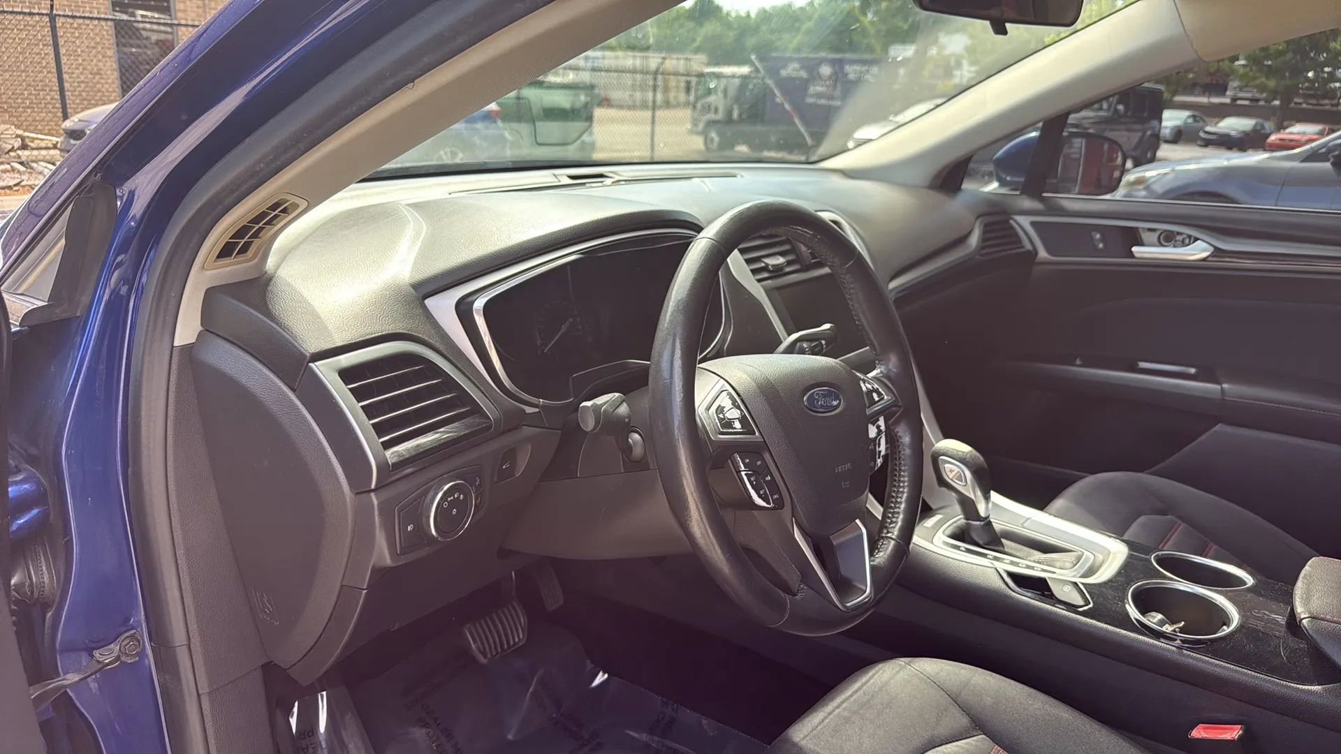 Used 2013 Ford Fusion SE FWD image 12