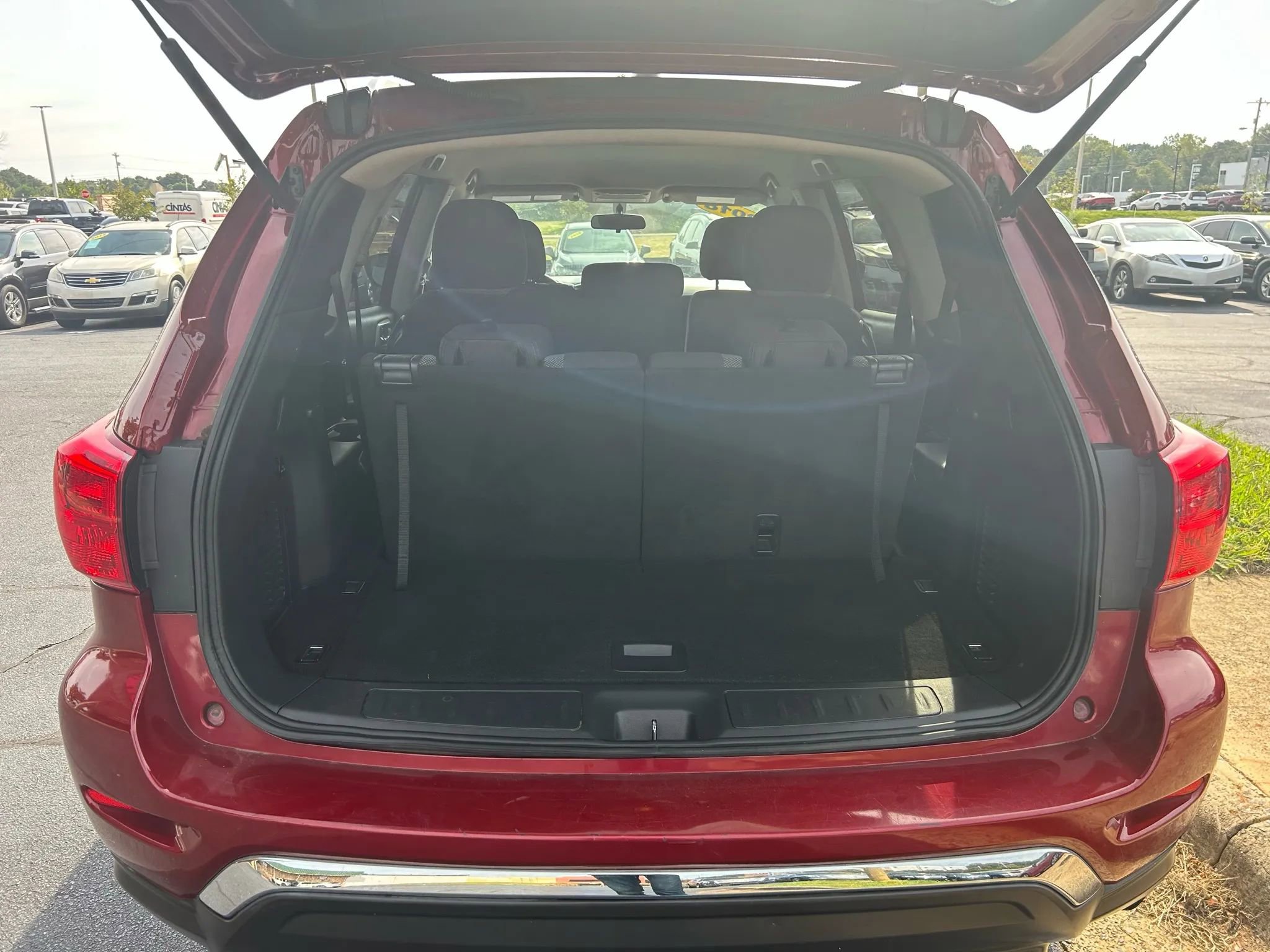 Used 2018 Nissan Pathfinder S image 20