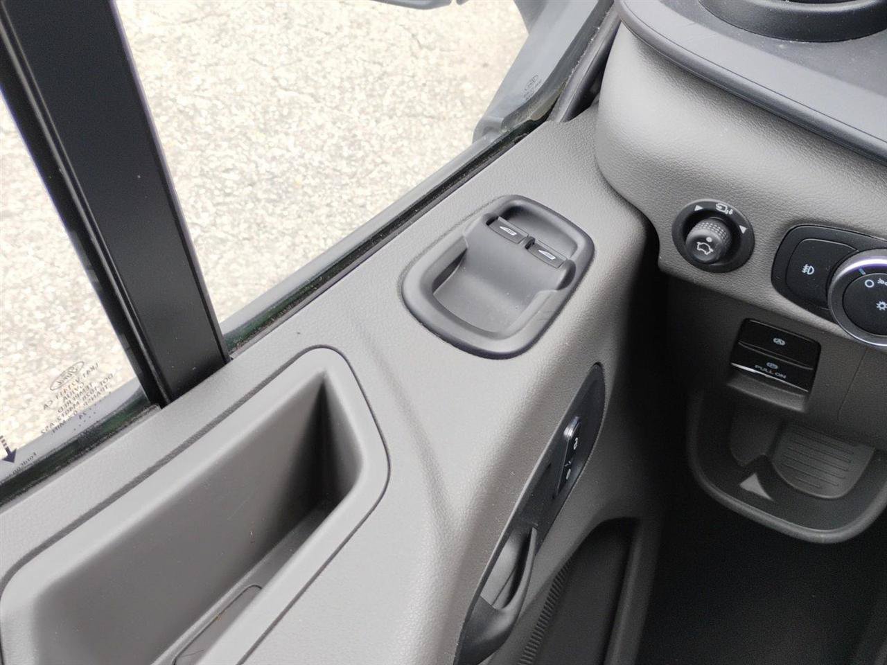 Used 2024 Ford Transit 350 XLT RWD image 32