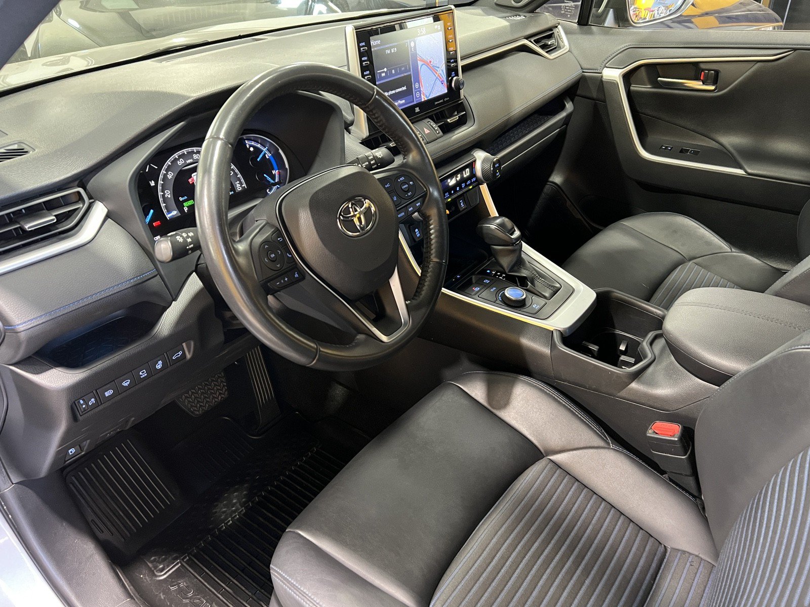 Used 2022 Toyota RAV4 XSE AWD/4WD image 14
