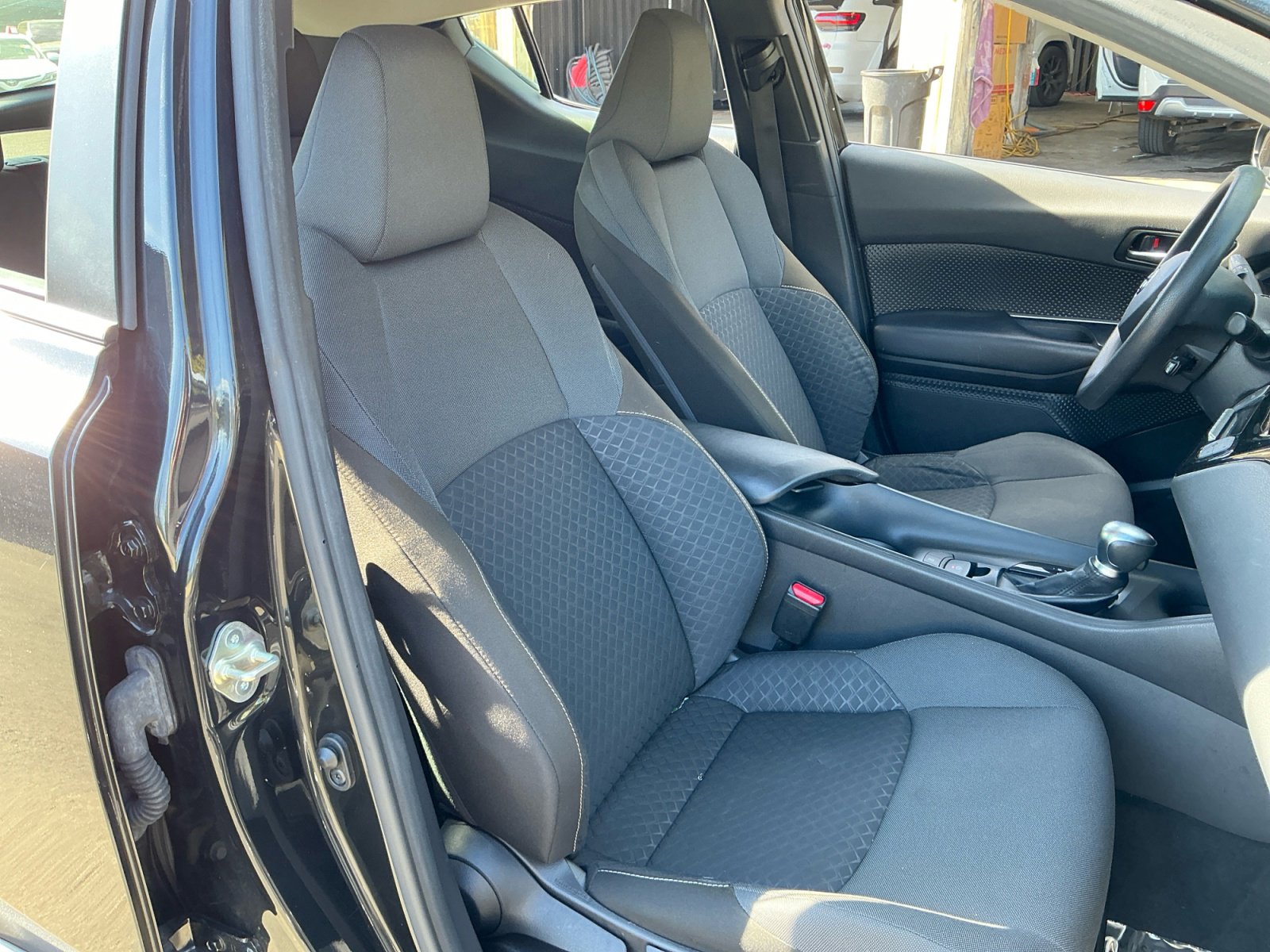 Used 2021 Toyota C-HR LE image 21