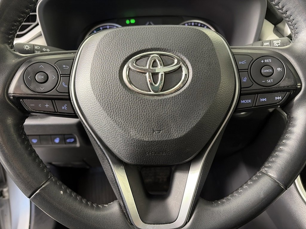 Used 2022 Toyota RAV4 XLE image 16