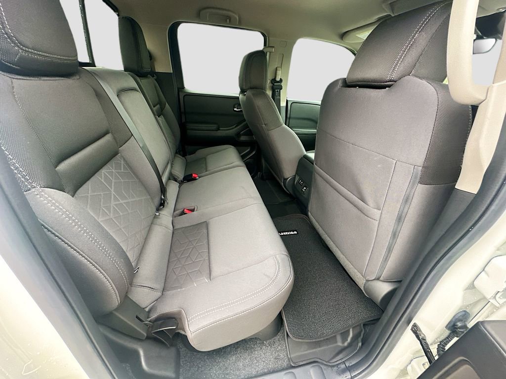Used 2025 Nissan Frontier SV w/ SV Convenience Package RWD image 26
