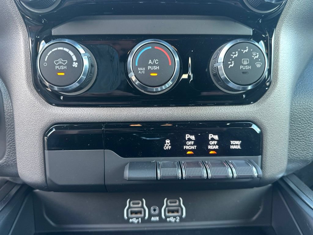 New 2026 RAM 1500 Express AWD/4WD image 21