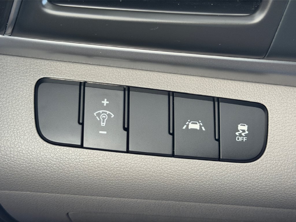 Used 2020 Hyundai Elantra SE FWD image 35