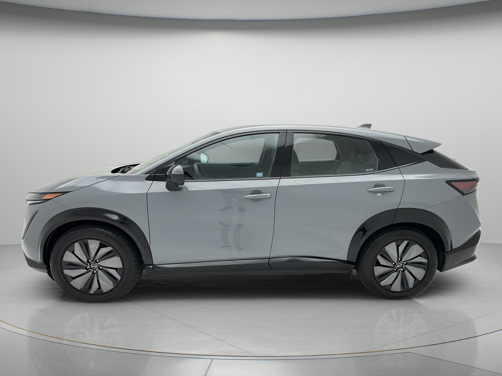 Used 2024 Nissan Ariya AWD image 8
