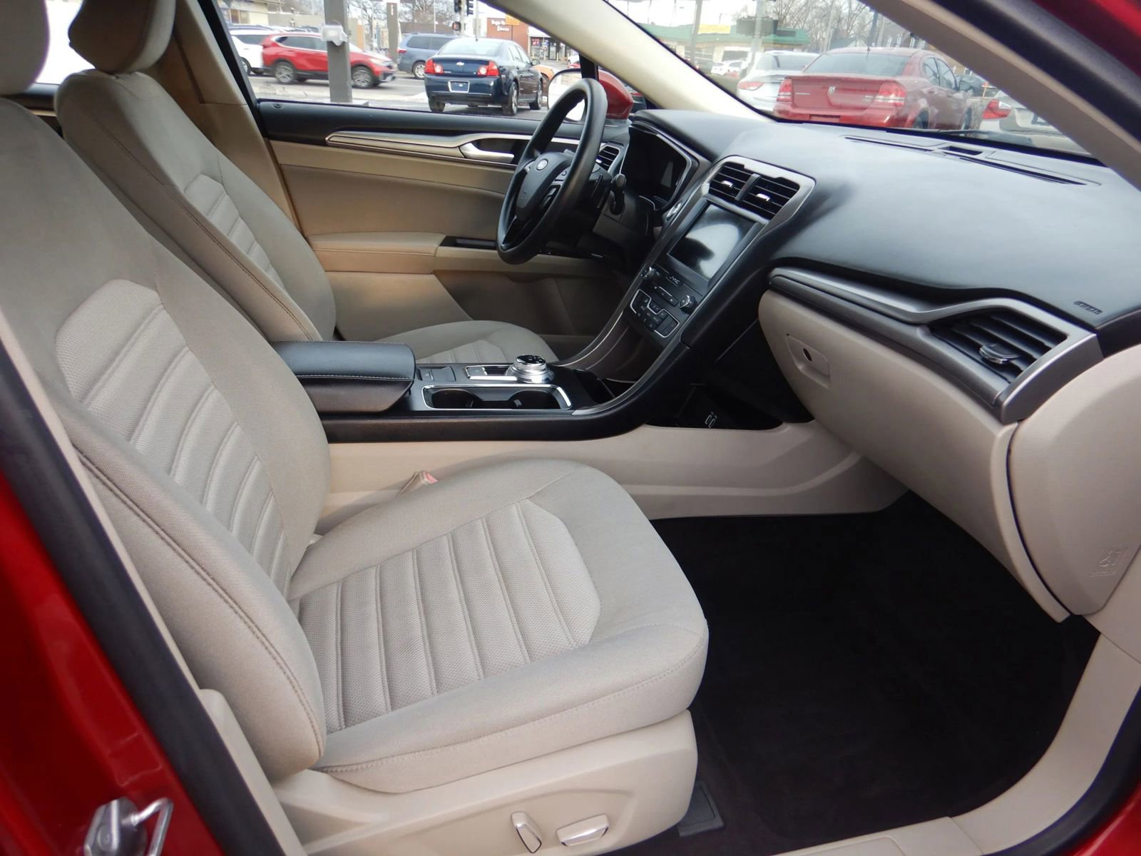 Used 2019 Ford Fusion SE image 17