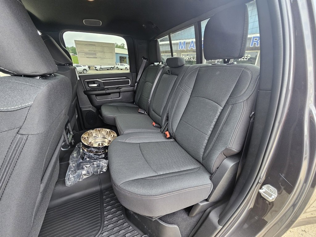 New 2025 RAM 3500 Big Horn image 28