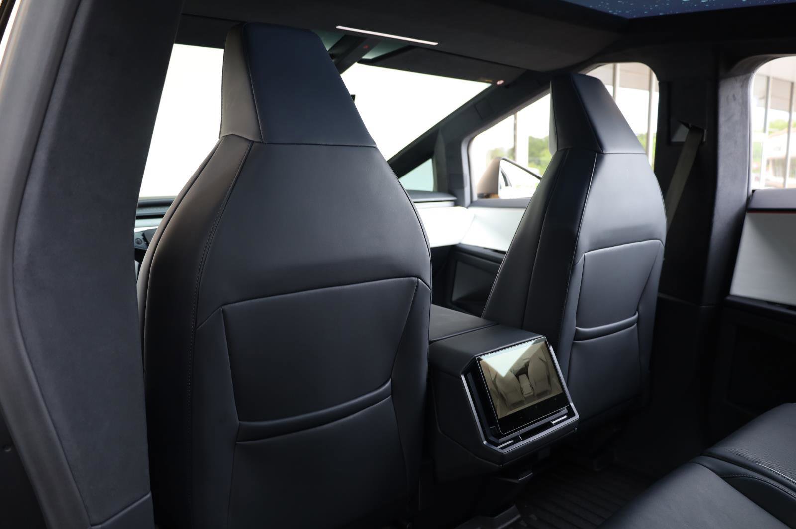 Used 2024 Tesla Cybertruck AWD Crew Cab image 21