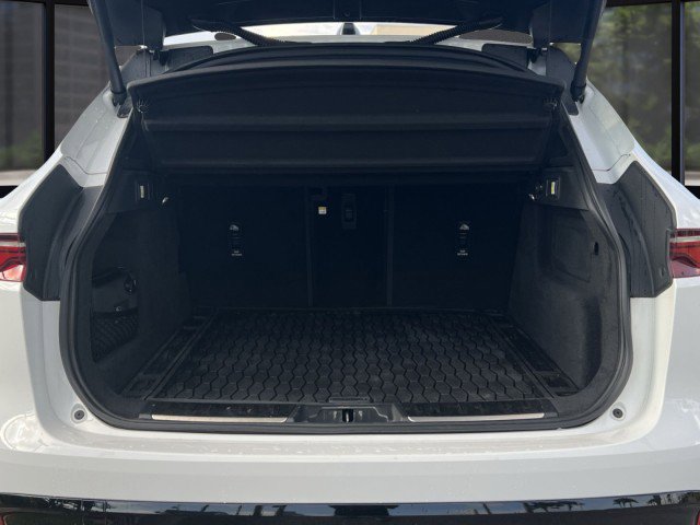 Used 2025 Jaguar F-PACE R-Dynamic S image 18