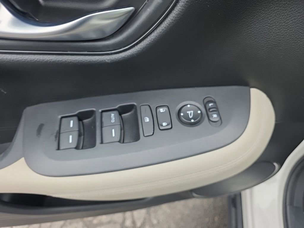 Used 2023 Honda HR-V LX image 12