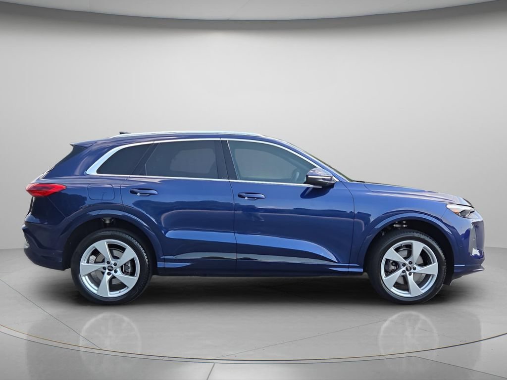 Certified 2025 Audi Q5 Premium Plus AWD/4WD image 9