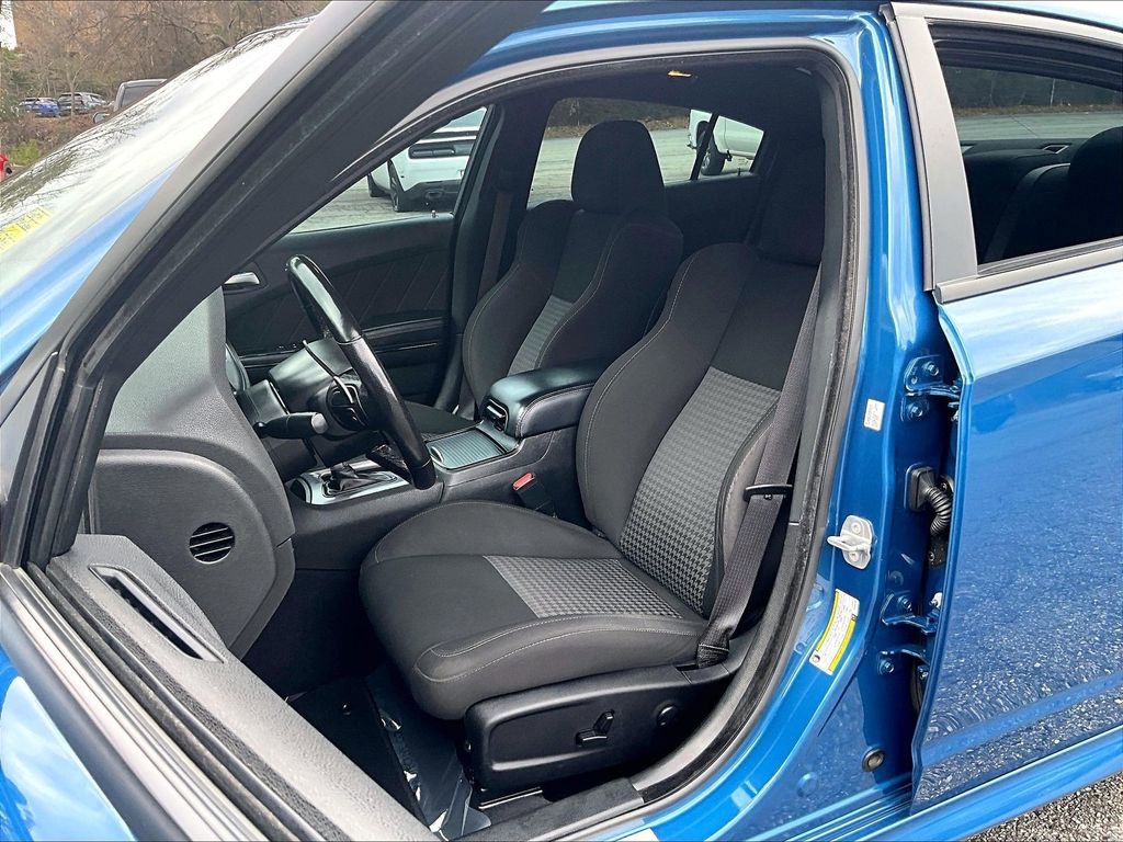 Used 2023 Dodge Charger R/T w/ Harman/Kardon Audio Group image 22