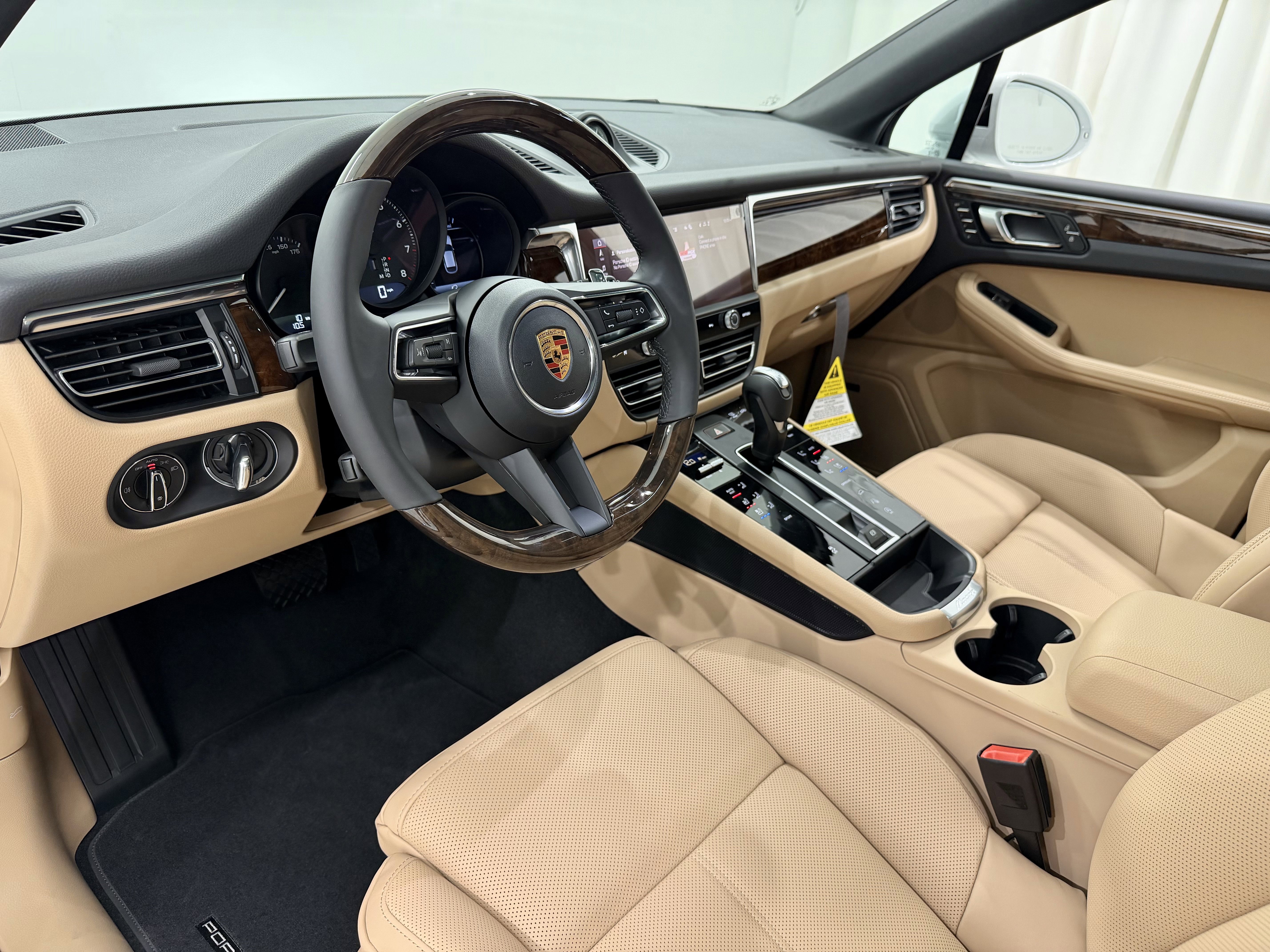 New 2026 Porsche Macan image 26