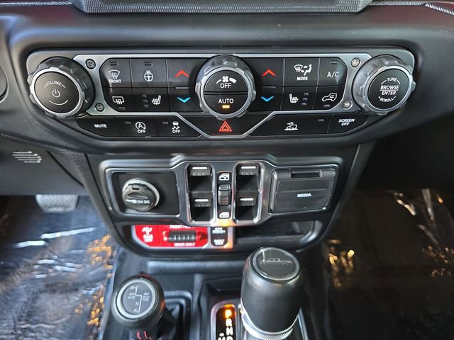 Used 2023 Jeep Gladiator Rubicon w/ Cold Weather Group image 17