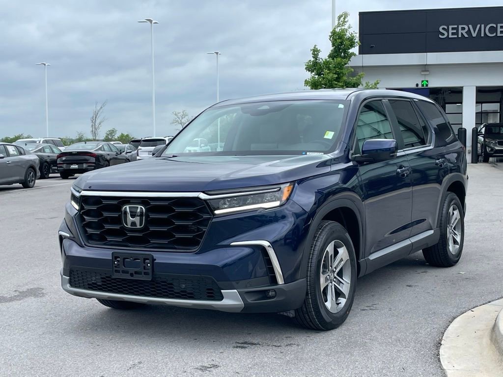 Used 2025 Honda Pilot EX-L image 3