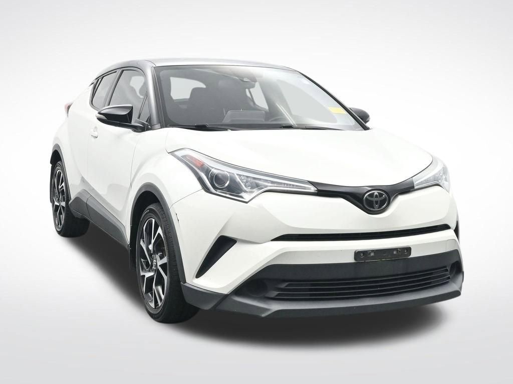 Used 2019 Toyota C-HR XLE image 3