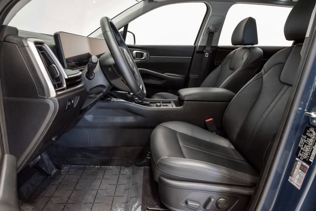 Certified 2025 Kia Sorento X-Line EX image 12