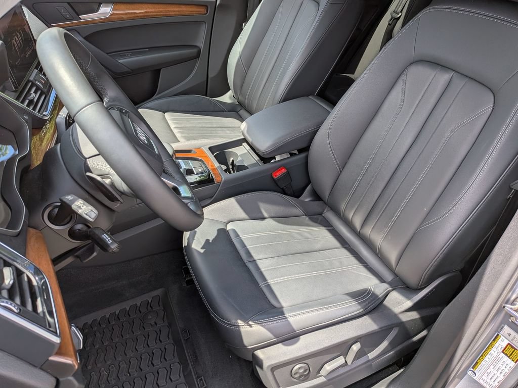 Used 2023 Audi Q5 2.0T Premium w/ Convenience Package AWD/4WD image 13