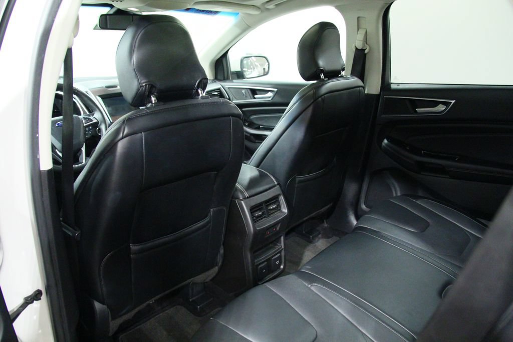 Used 2015 Ford Edge Titanium w/ Equipment Group 302A AWD/4WD image 27