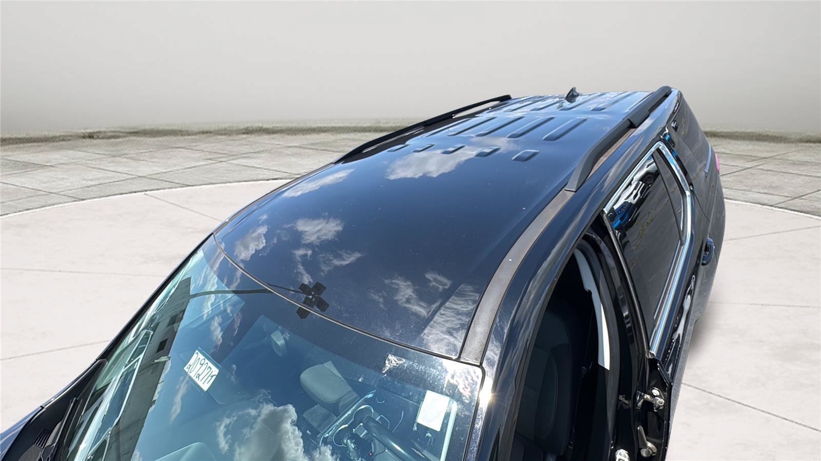 Used 2020 Chevrolet Traverse LT FWD image 30
