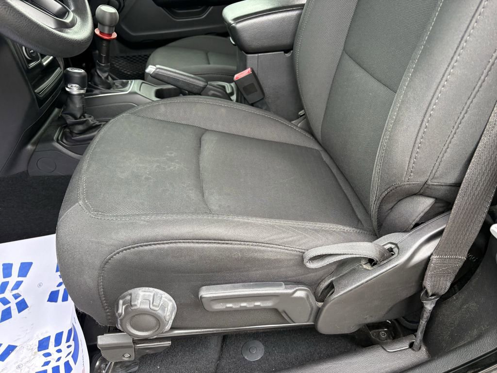 Used 2019 Jeep Wrangler Sport image 23