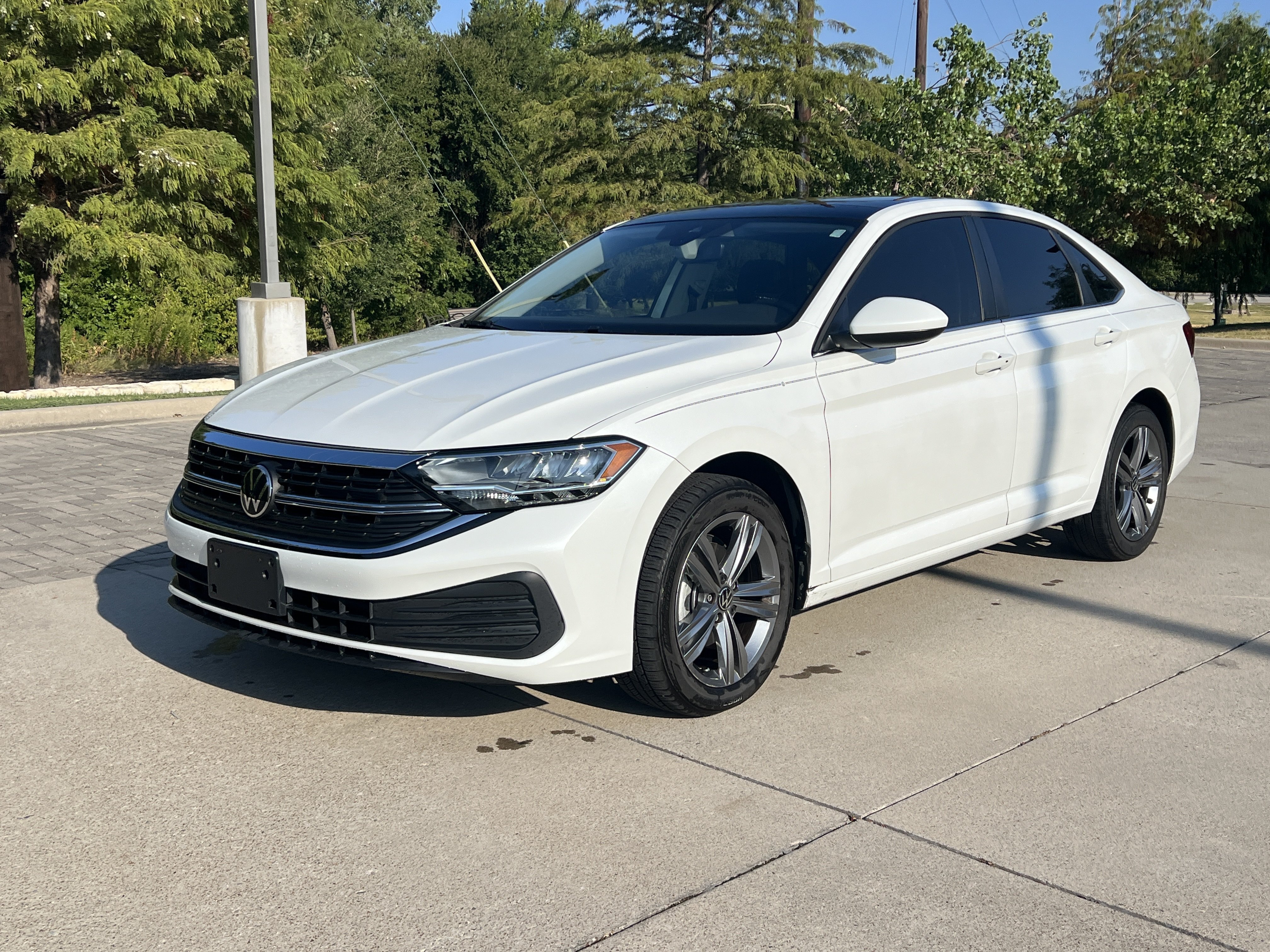 Used 2024 Volkswagen Jetta SE FWD image 4
