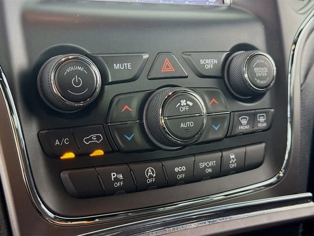 Used 2019 Jeep Grand Cherokee Laredo image 15