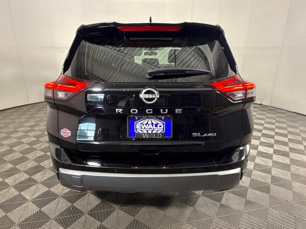Used 2024 Nissan Rogue SL AWD/4WD image 10