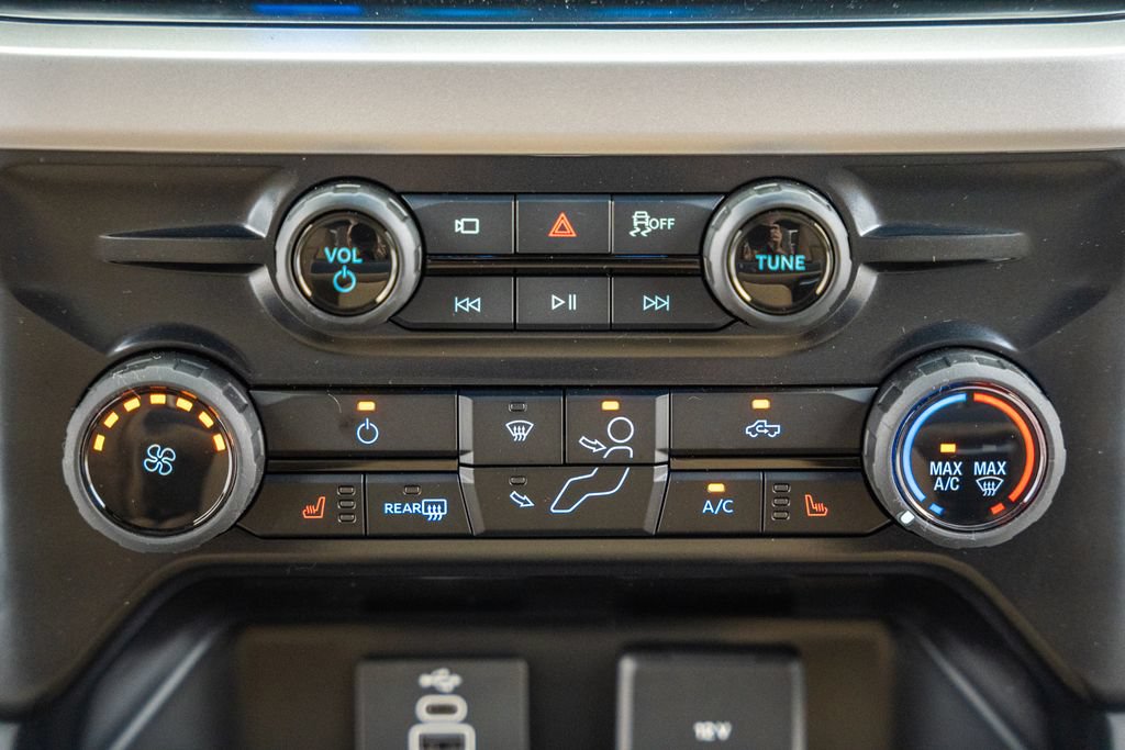 New 2026 Ford F350 XLT w/ XLT Premium Package AWD/4WD image 28