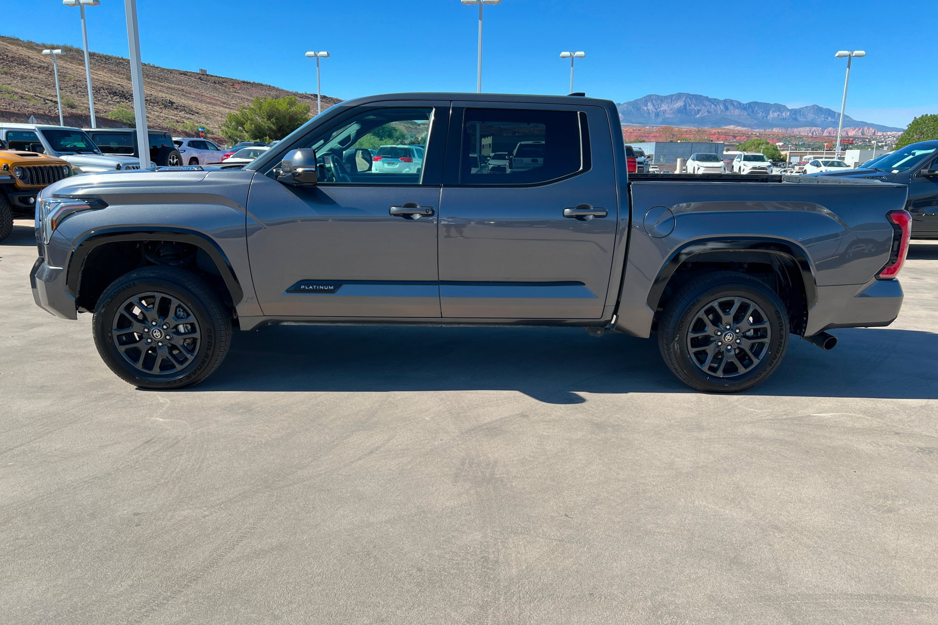 Used 2023 Toyota Tundra Platinum AWD/4WD image 2