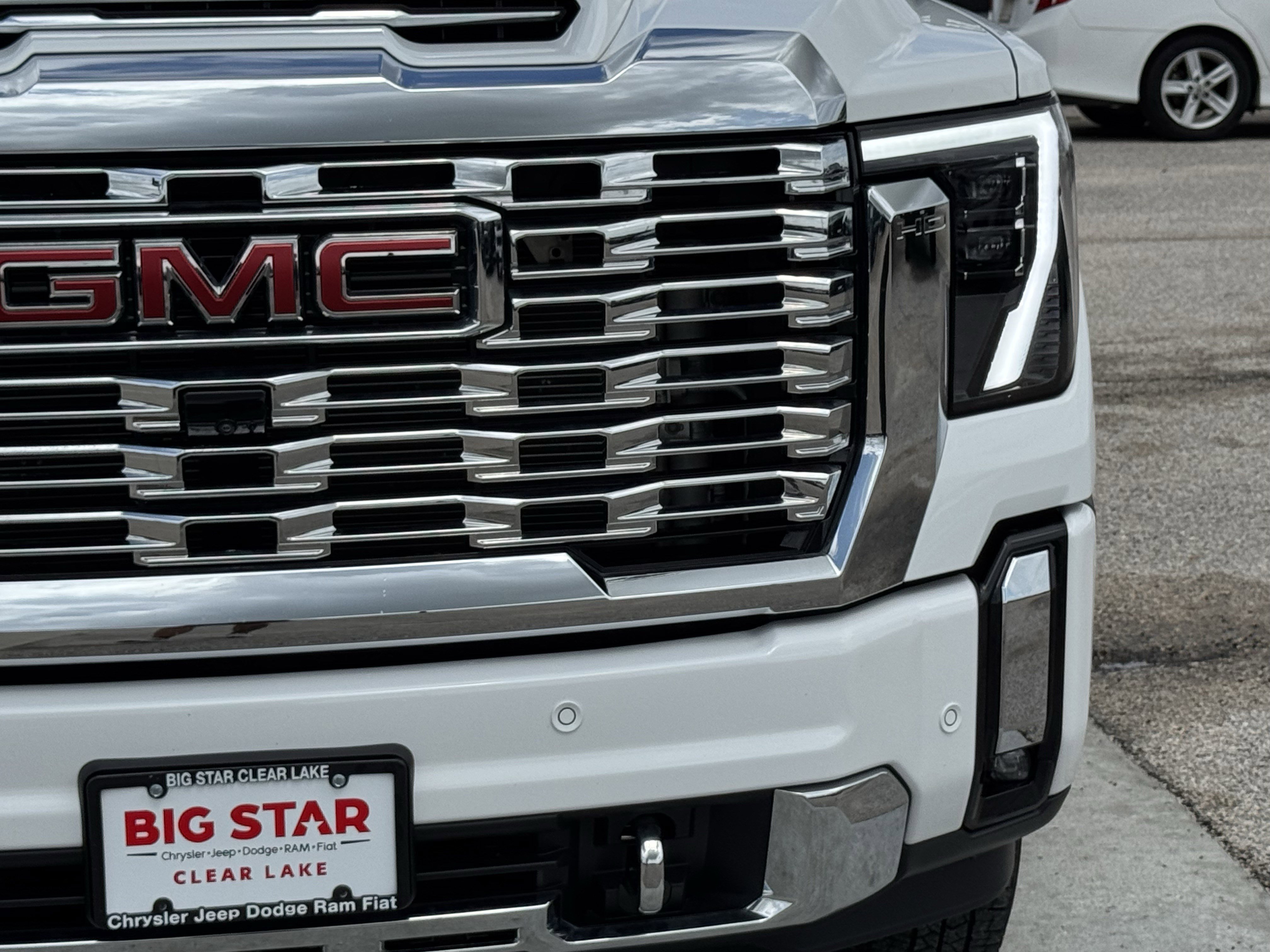 Used 2025 GMC Sierra 3500 Denali image 5