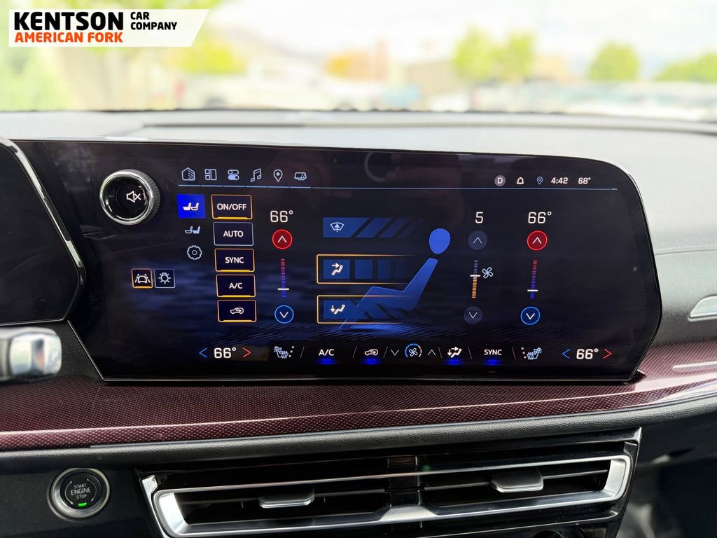 Used 2025 Chevrolet Traverse Z71 AWD/4WD image 25