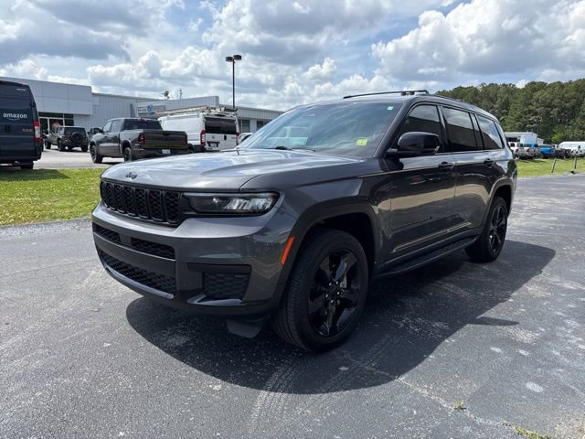 Used 2023 Jeep Grand Cherokee L Laredo AWD/4WD image 3