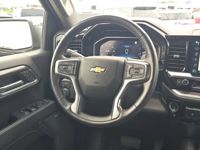 Used 2022 Chevrolet Silverado 1500 LTZ w/ LTZ Convenience Package II AWD/4WD image 39