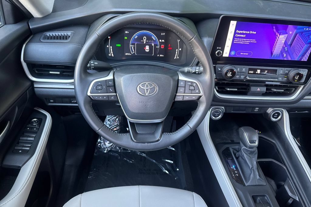 Certified 2025 Toyota Grand Highlander AWD Hybrid image 13
