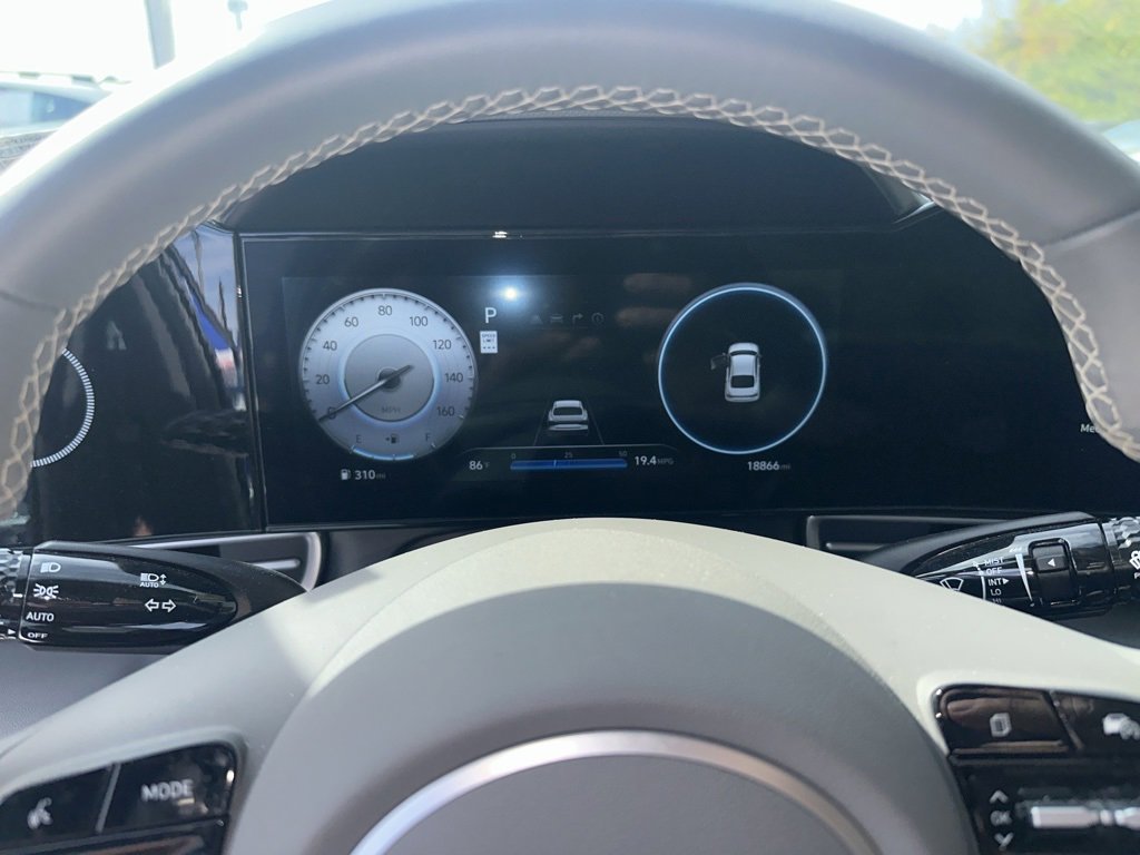 Used 2025 Hyundai Elantra SEL image 7