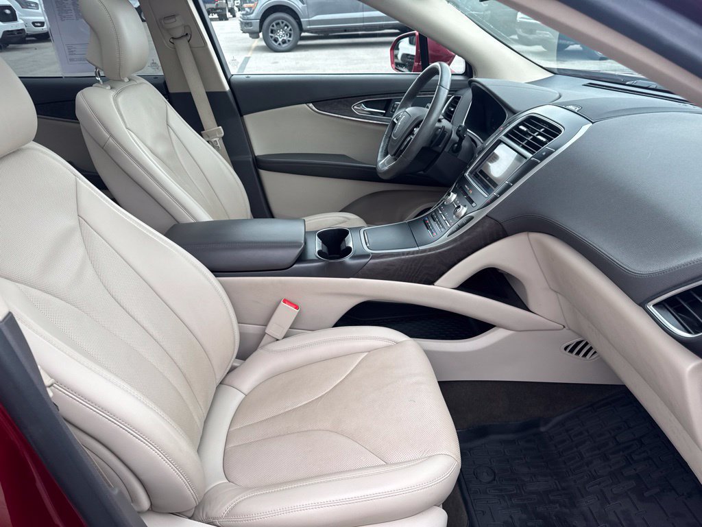 Used 2019 Lincoln Nautilus Reserve w/ Driver Assistance Package FWD image 36
