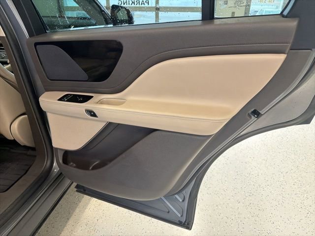 Used 2023 Lincoln Aviator AWD w/ Premium Package image 45