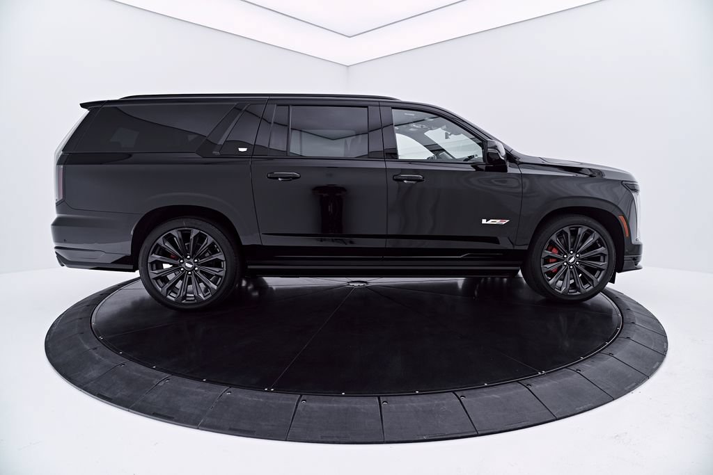 Used 2026 Cadillac Escalade ESV V AWD/4WD image 13