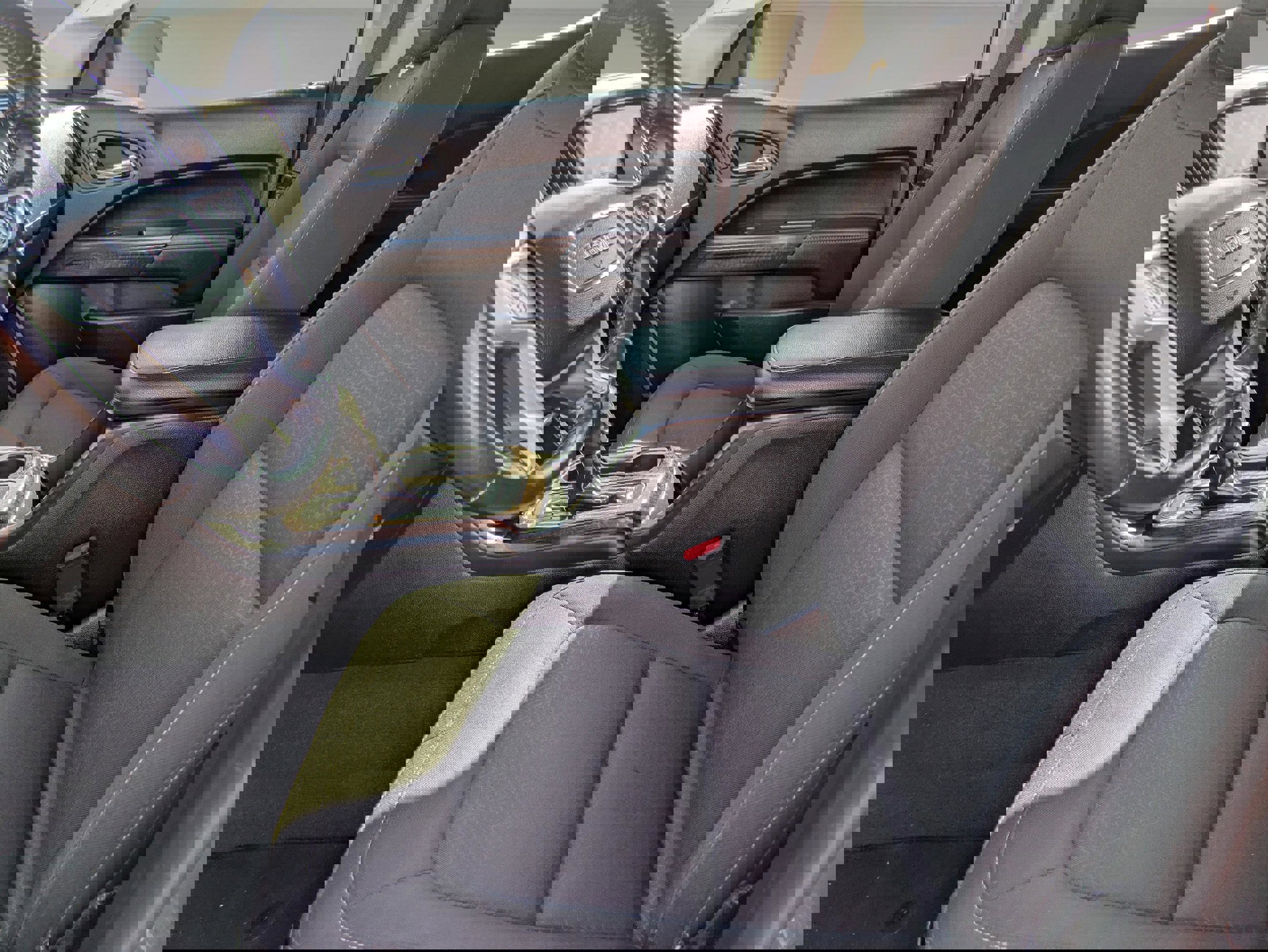 Used 2020 GMC Canyon SLE w/ Elevation Edition image 18