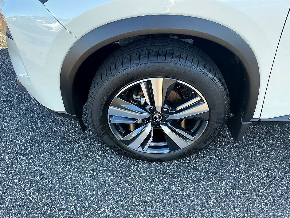 Used 2023 Nissan Rogue SL image 7